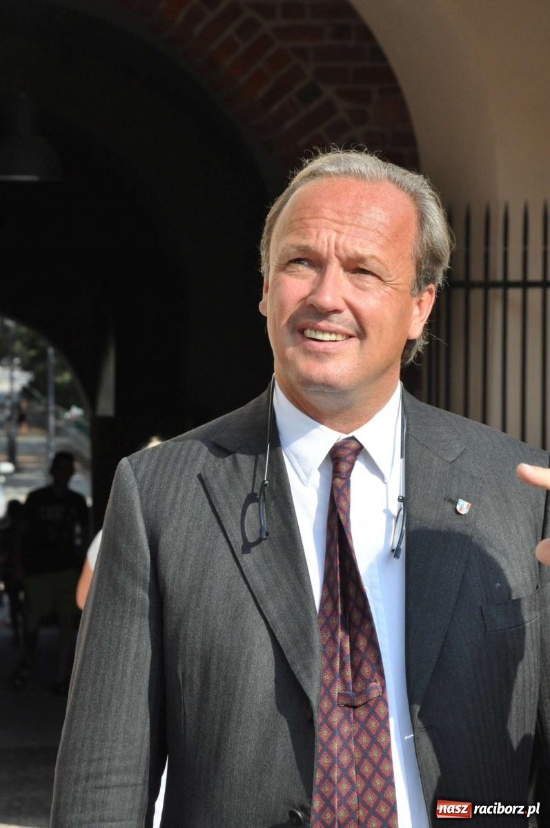 Zdjęcie w galerii na portalu naszraciborz.pl: Kto ma prawo do polskiej korony? Jak się okazuje obecny książę raciborski!  wiadomości z regionu