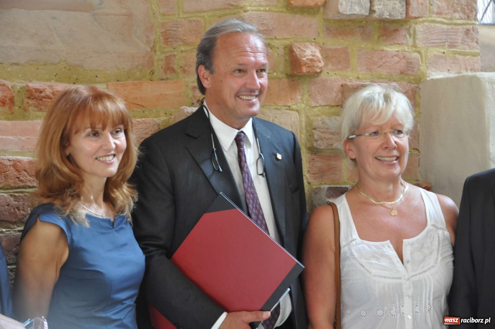 Zdjęcie w galerii na portalu naszraciborz.pl: Kto ma prawo do polskiej korony? Jak się okazuje obecny książę raciborski!  wiadomości z regionu