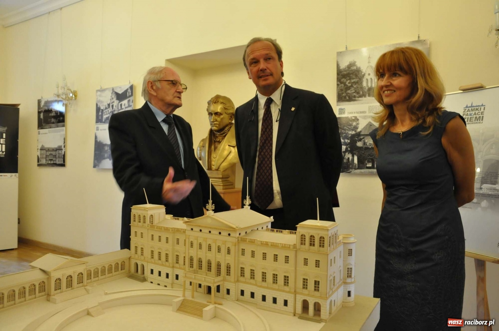 Zdjęcie w galerii na portalu naszraciborz.pl: Kto ma prawo do polskiej korony? Jak się okazuje obecny książę raciborski!  wiadomości z regionu