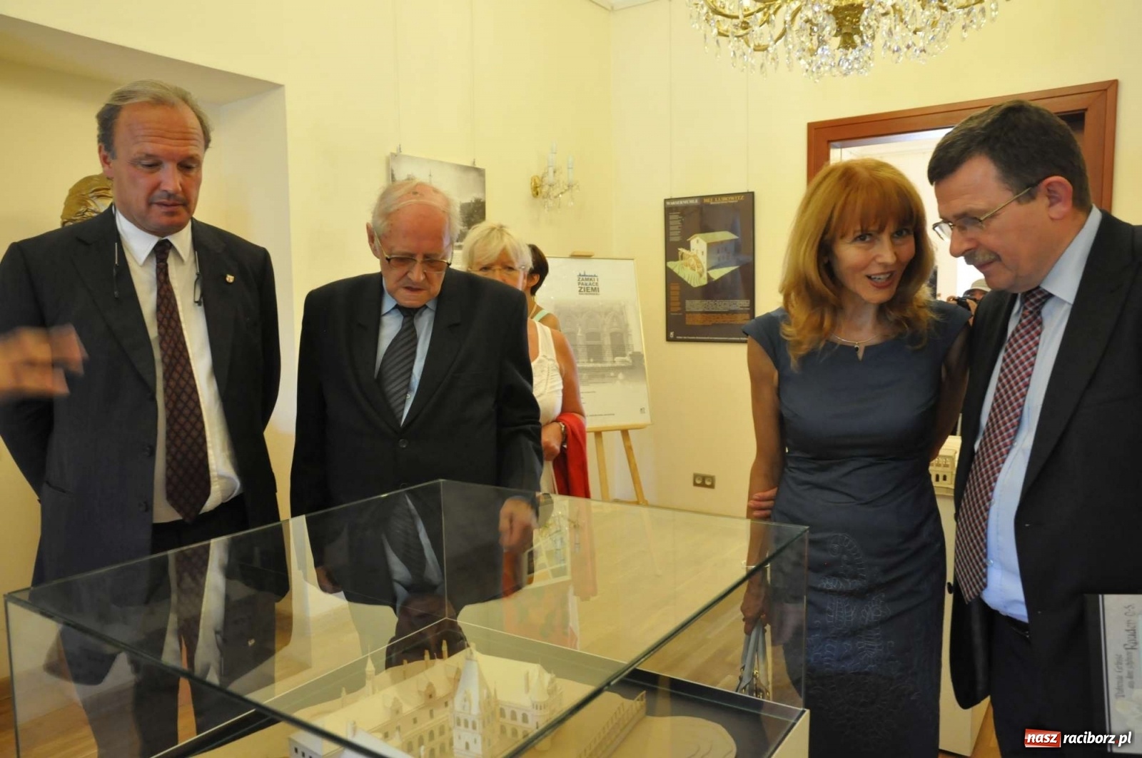 Zdjęcie w galerii na portalu naszraciborz.pl: Kto ma prawo do polskiej korony? Jak się okazuje obecny książę raciborski!  wiadomości z regionu