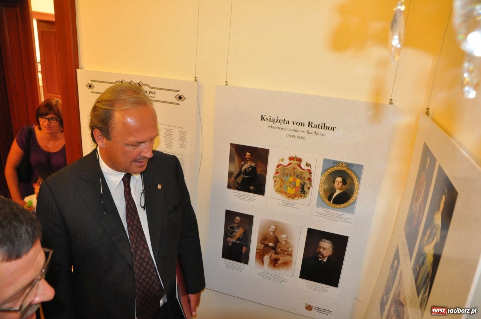 Zdjęcie w galerii na portalu naszraciborz.pl: Kto ma prawo do polskiej korony? Jak się okazuje obecny książę raciborski!  wiadomości z regionu