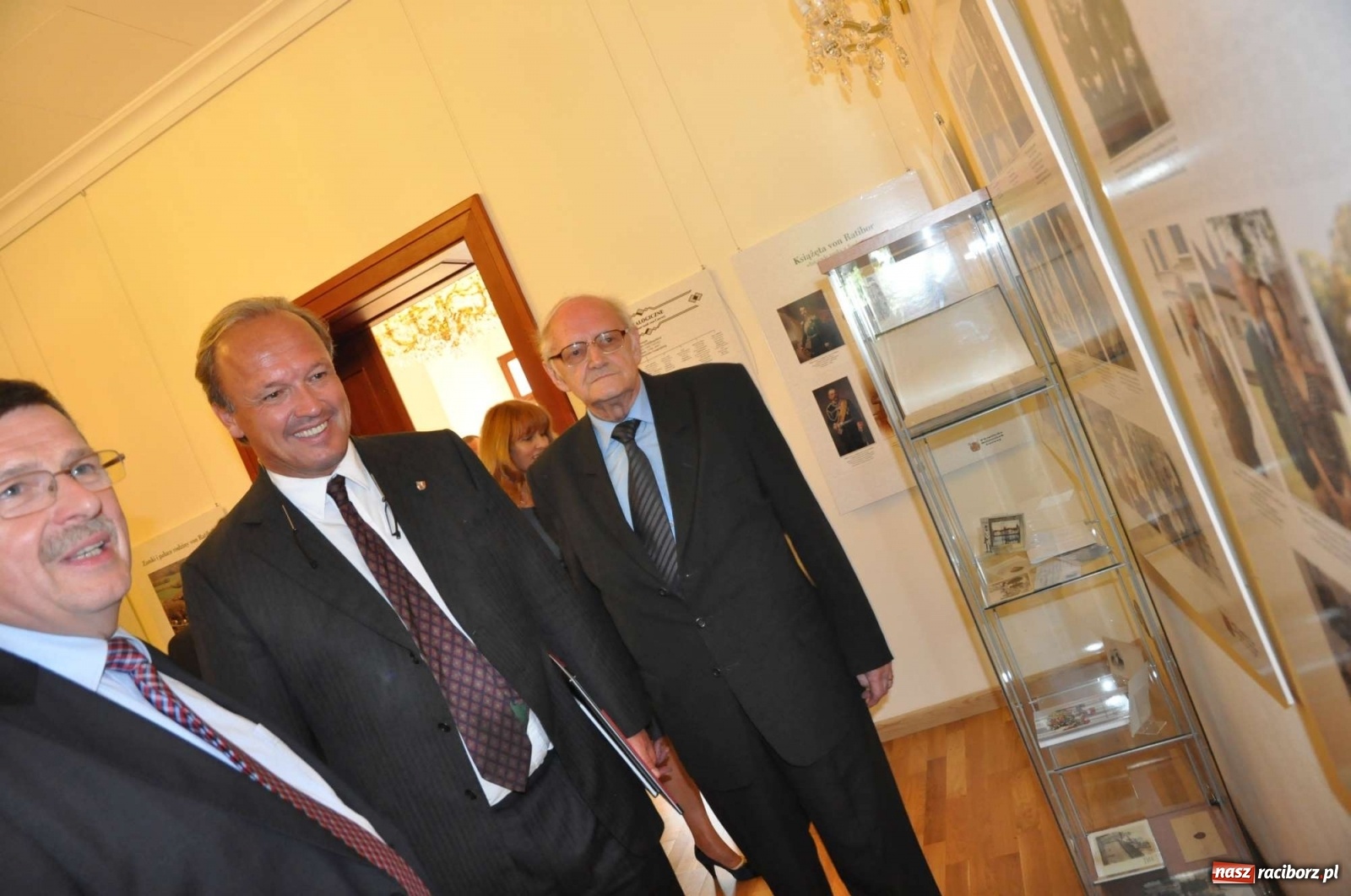 Zdjęcie w galerii na portalu naszraciborz.pl: Kto ma prawo do polskiej korony? Jak się okazuje obecny książę raciborski!  wiadomości z regionu