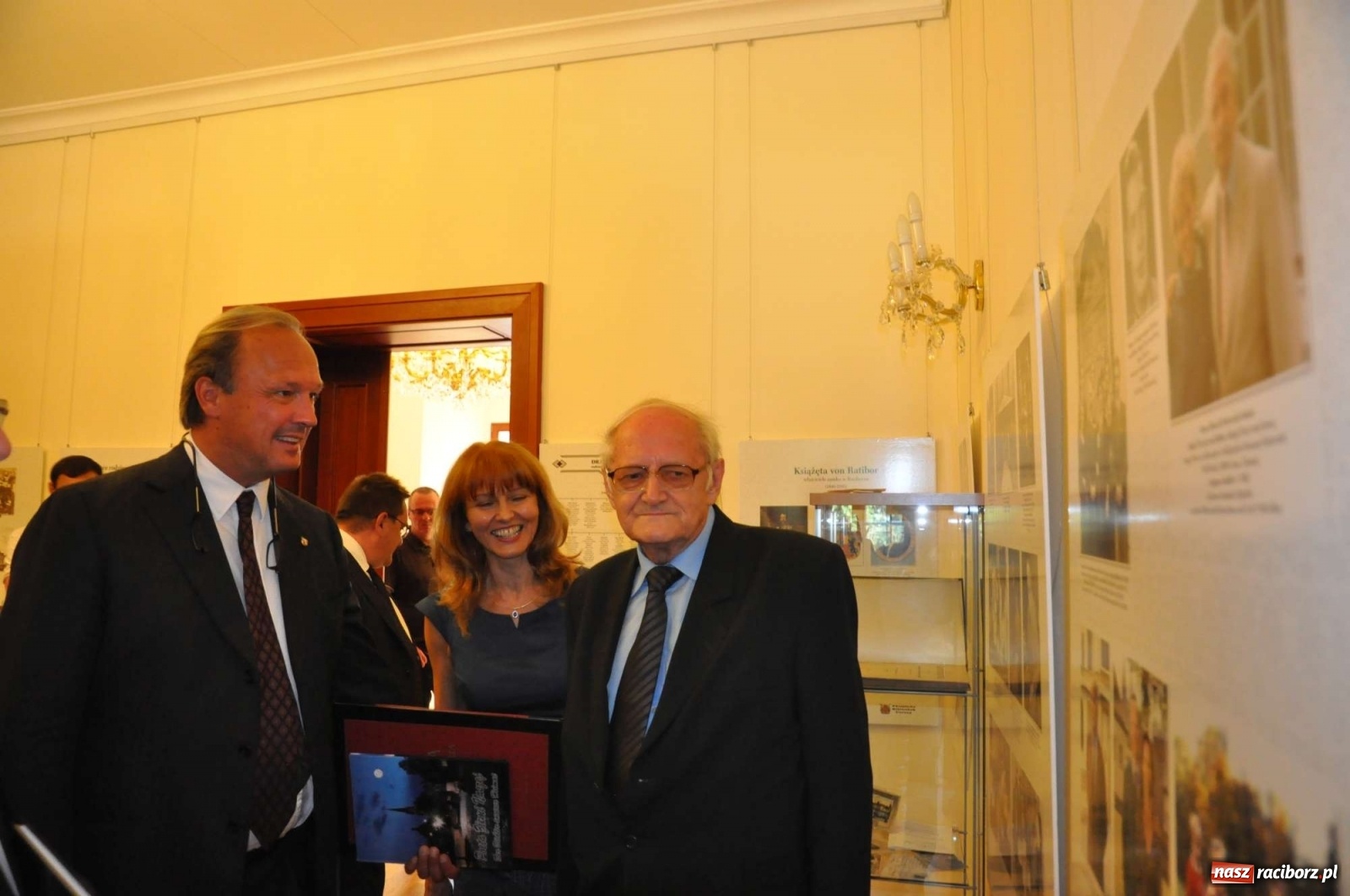 Zdjęcie w galerii na portalu naszraciborz.pl: Kto ma prawo do polskiej korony? Jak się okazuje obecny książę raciborski!  wiadomości z regionu