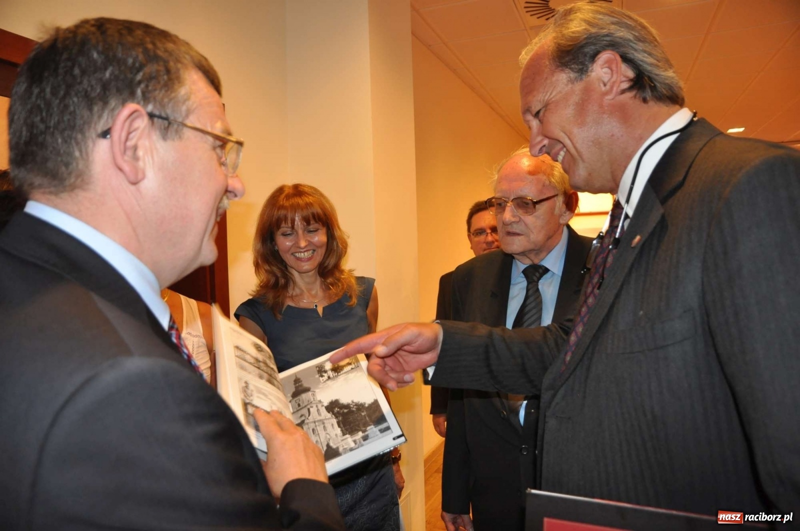 Zdjęcie w galerii na portalu naszraciborz.pl: Kto ma prawo do polskiej korony? Jak się okazuje obecny książę raciborski!  wiadomości z regionu