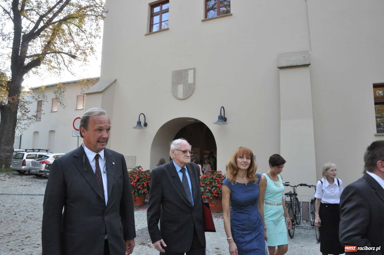 Zdjęcie w galerii na portalu naszraciborz.pl: Kto ma prawo do polskiej korony? Jak się okazuje obecny książę raciborski!  wiadomości z regionu