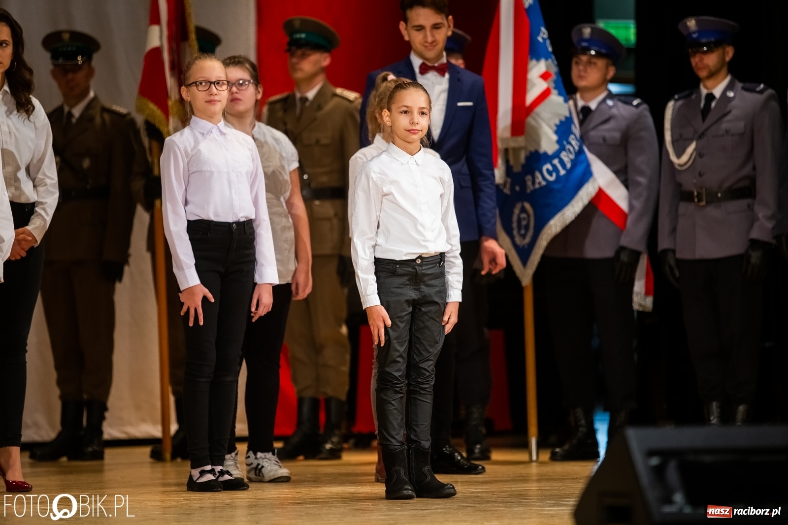 Zdjęcie w galerii na portalu naszraciborz.pl: Uroczysty apel z okazji Narodowego Święta Niepodległości i Dnia Służby Cywilnej wiadomości z regionu