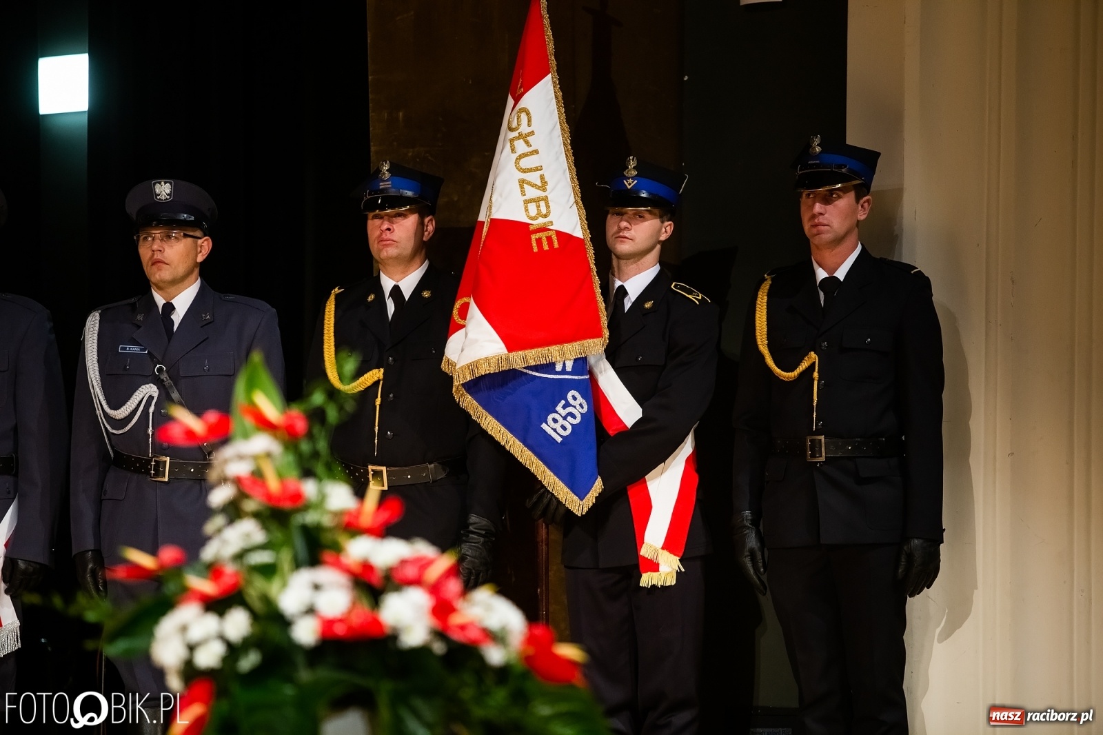 Zdjęcie w galerii na portalu naszraciborz.pl: Uroczysty apel z okazji Narodowego Święta Niepodległości i Dnia Służby Cywilnej wiadomości z regionu