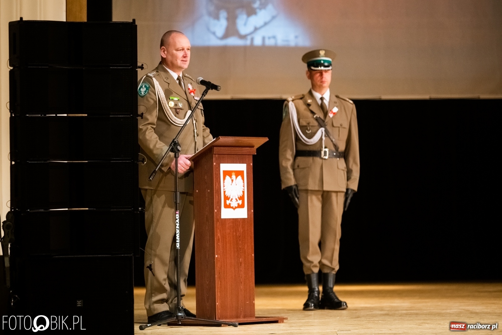Zdjęcie w galerii na portalu naszraciborz.pl: Uroczysty apel z okazji Narodowego Święta Niepodległości i Dnia Służby Cywilnej wiadomości z regionu