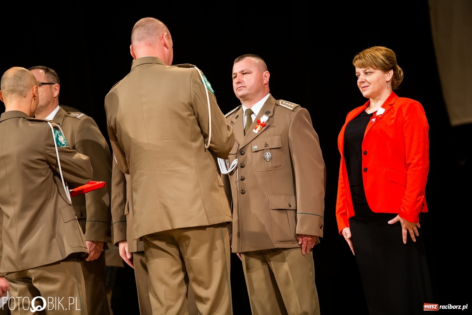 Zdjęcie w galerii na portalu naszraciborz.pl: Uroczysty apel z okazji Narodowego Święta Niepodległości i Dnia Służby Cywilnej wiadomości z regionu