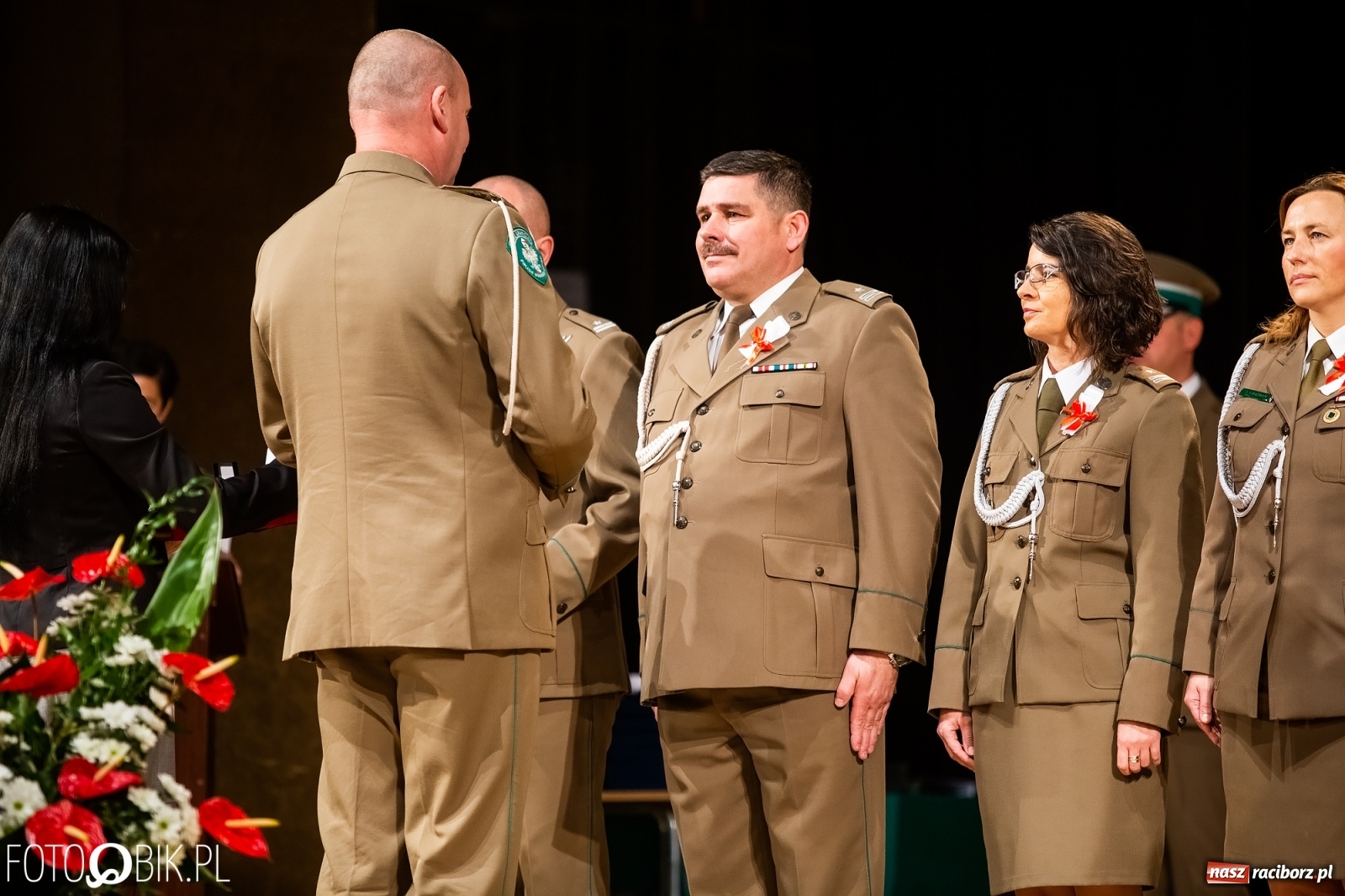 Zdjęcie w galerii na portalu naszraciborz.pl: Uroczysty apel z okazji Narodowego Święta Niepodległości i Dnia Służby Cywilnej wiadomości z regionu