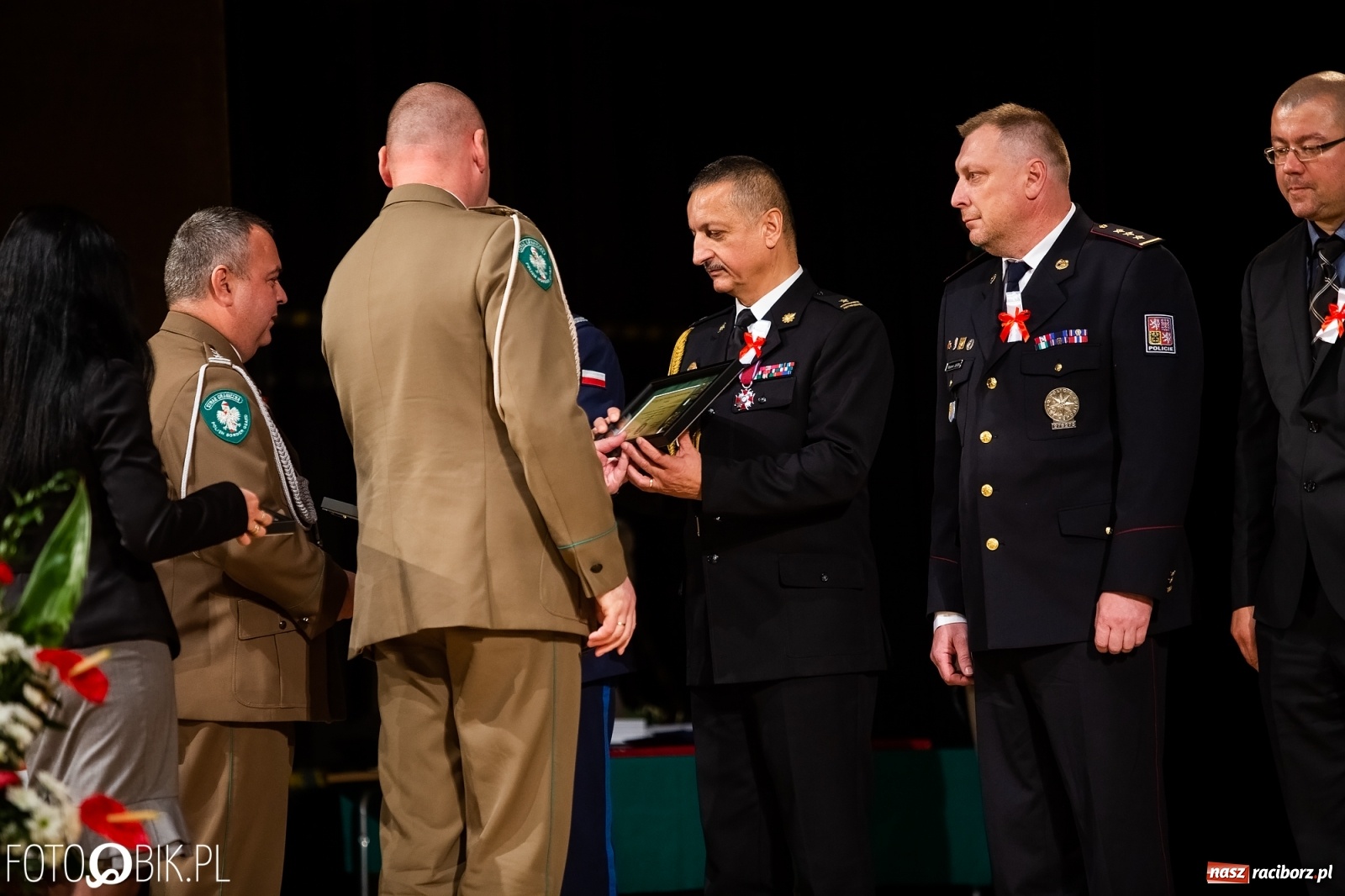 Zdjęcie w galerii na portalu naszraciborz.pl: Uroczysty apel z okazji Narodowego Święta Niepodległości i Dnia Służby Cywilnej wiadomości z regionu