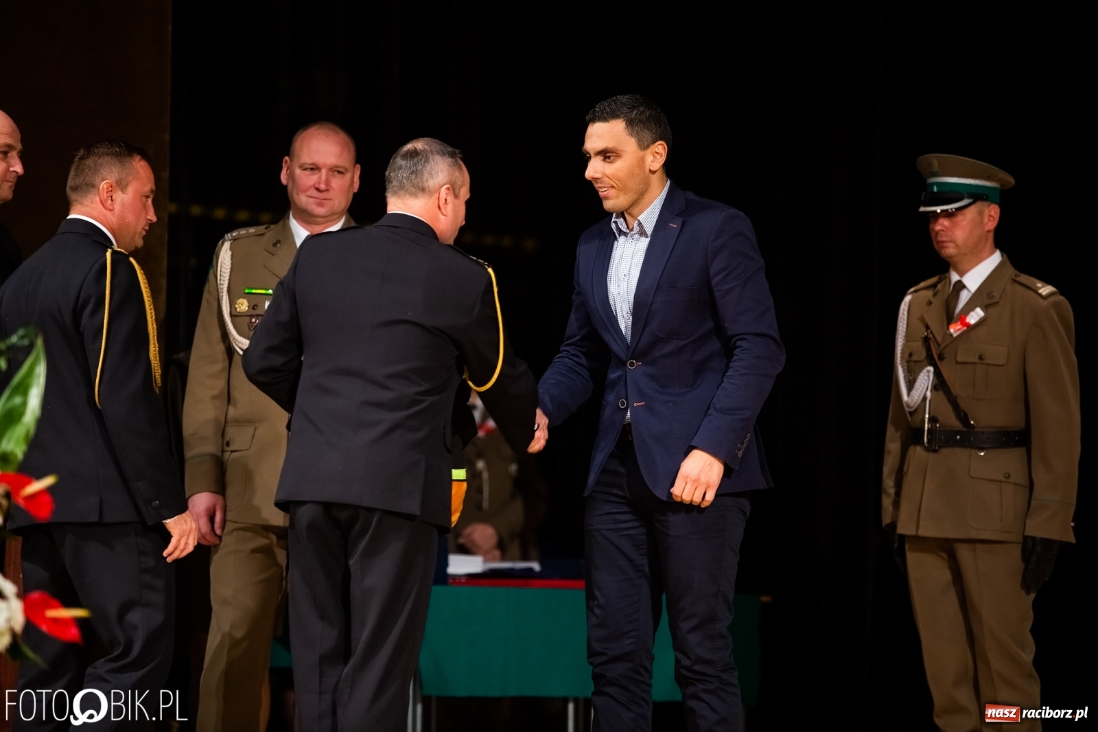 Zdjęcie w galerii na portalu naszraciborz.pl: Uroczysty apel z okazji Narodowego Święta Niepodległości i Dnia Służby Cywilnej wiadomości z regionu