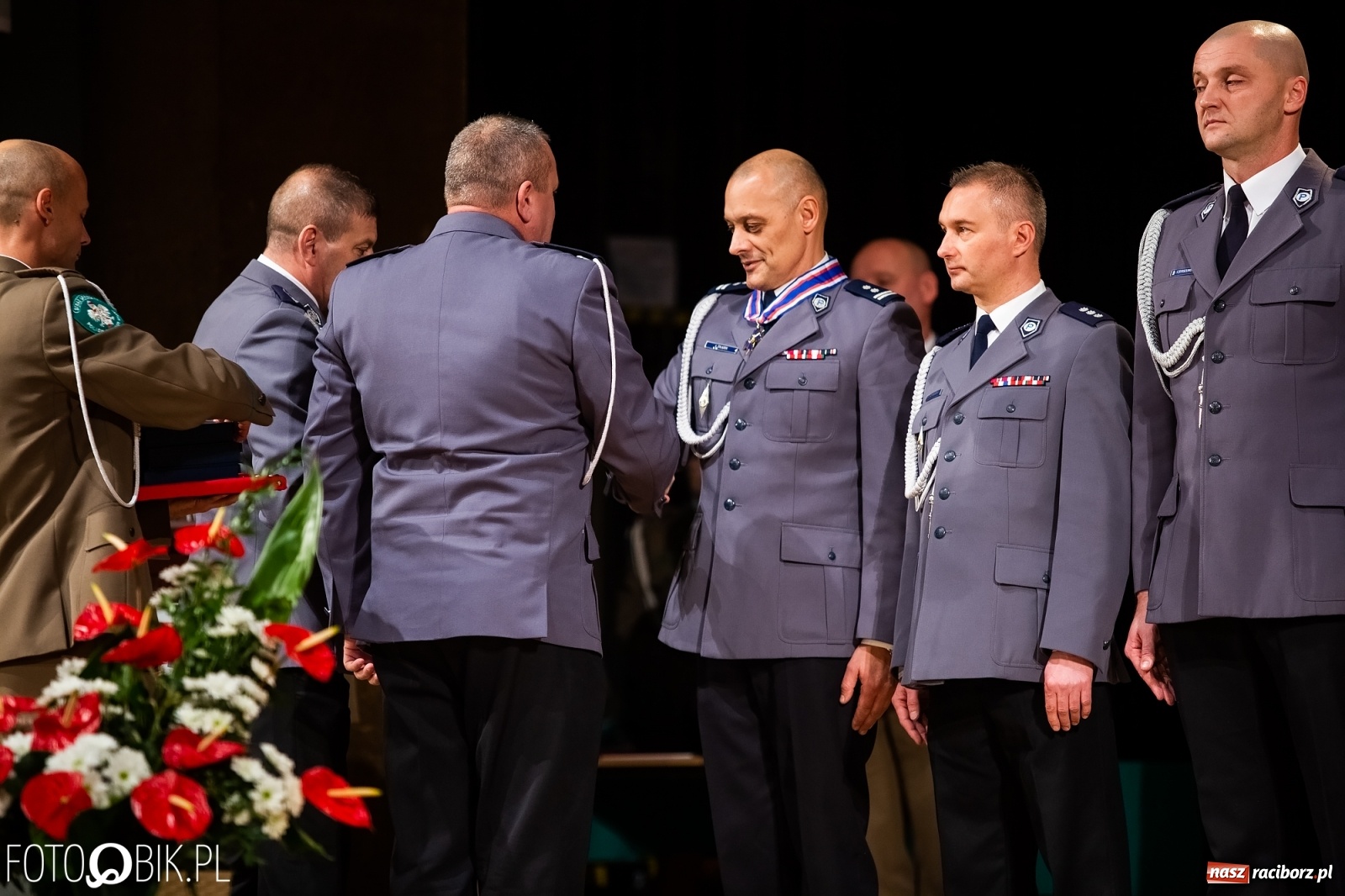 Zdjęcie w galerii na portalu naszraciborz.pl: Uroczysty apel z okazji Narodowego Święta Niepodległości i Dnia Służby Cywilnej wiadomości z regionu