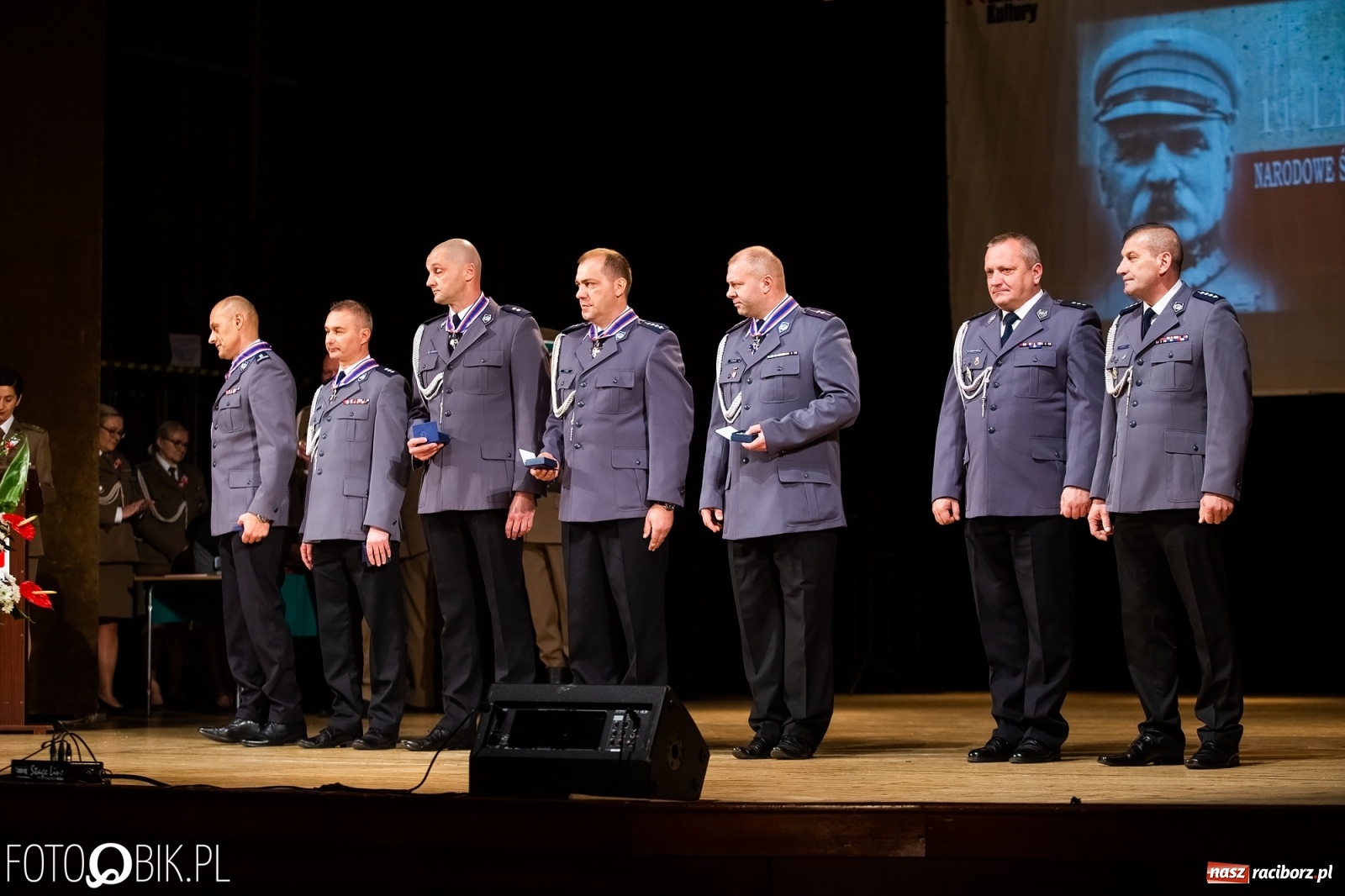 Zdjęcie w galerii na portalu naszraciborz.pl: Uroczysty apel z okazji Narodowego Święta Niepodległości i Dnia Służby Cywilnej wiadomości z regionu