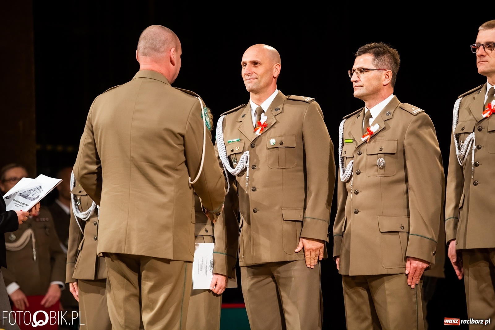 Zdjęcie w galerii na portalu naszraciborz.pl: Uroczysty apel z okazji Narodowego Święta Niepodległości i Dnia Służby Cywilnej wiadomości z regionu