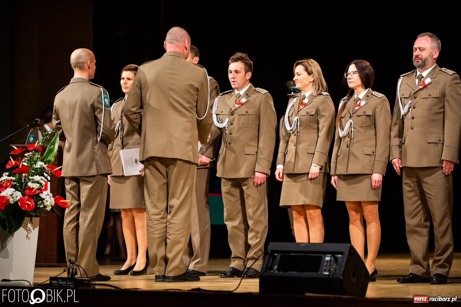 Zdjęcie w galerii na portalu naszraciborz.pl: Uroczysty apel z okazji Narodowego Święta Niepodległości i Dnia Służby Cywilnej wiadomości z regionu