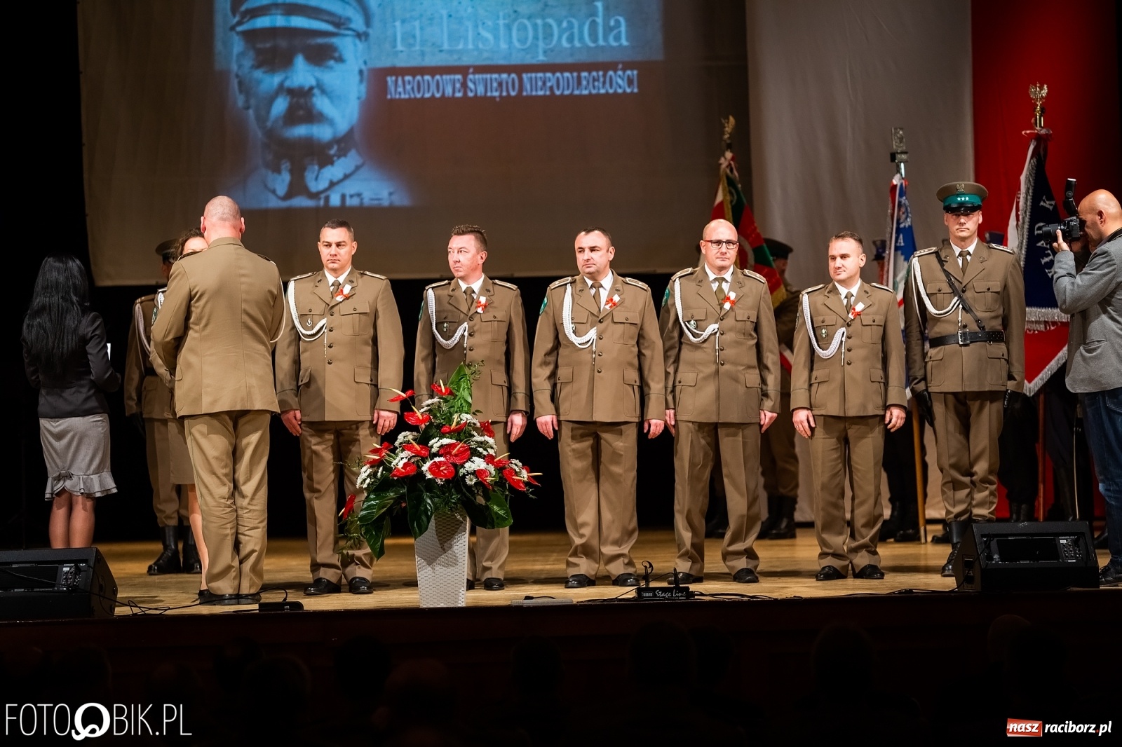Zdjęcie w galerii na portalu naszraciborz.pl: Uroczysty apel z okazji Narodowego Święta Niepodległości i Dnia Służby Cywilnej wiadomości z regionu