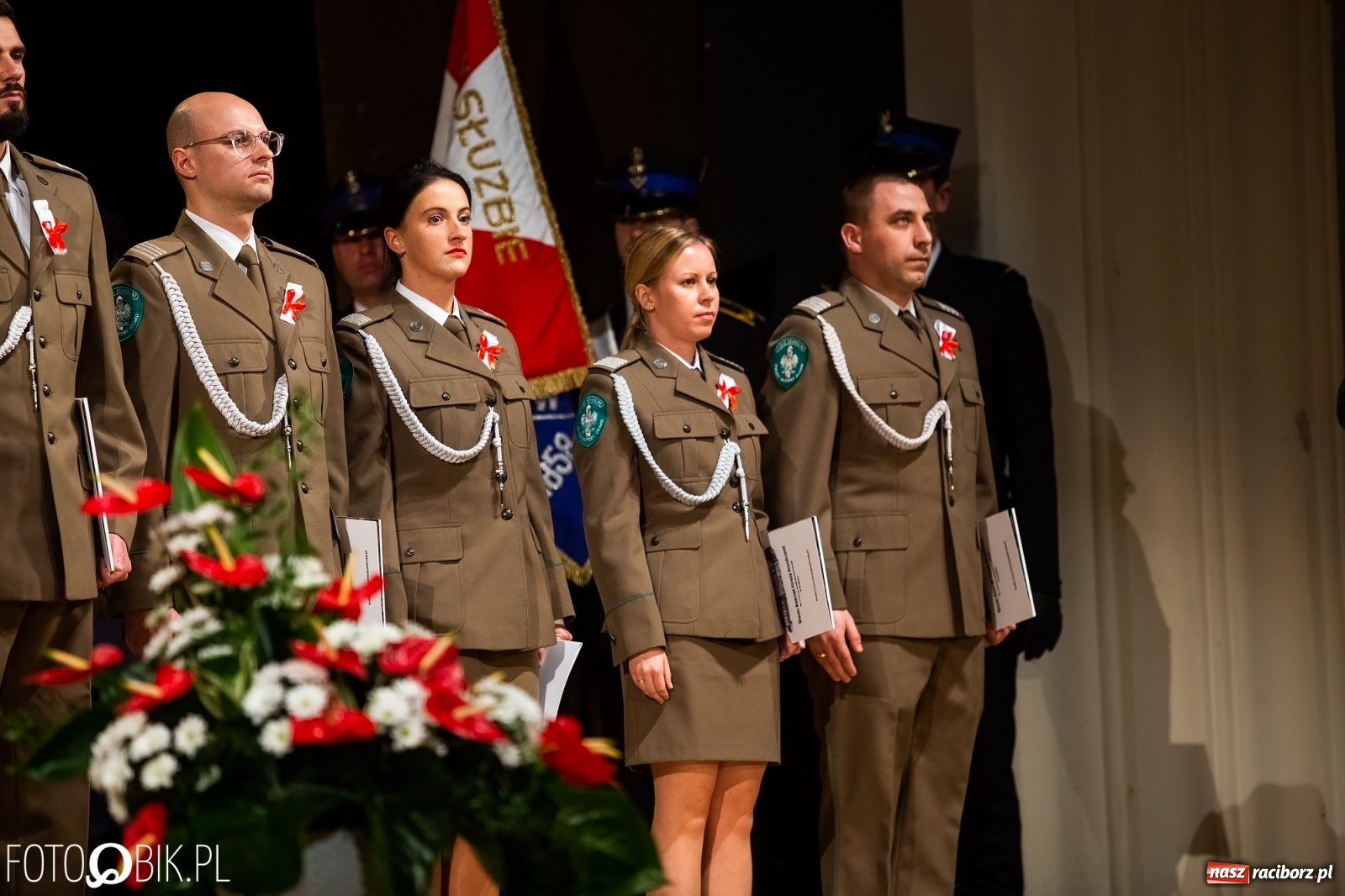 Zdjęcie w galerii na portalu naszraciborz.pl: Uroczysty apel z okazji Narodowego Święta Niepodległości i Dnia Służby Cywilnej wiadomości z regionu