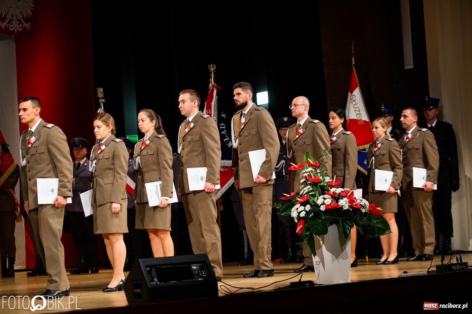 Zdjęcie w galerii na portalu naszraciborz.pl: Uroczysty apel z okazji Narodowego Święta Niepodległości i Dnia Służby Cywilnej wiadomości z regionu