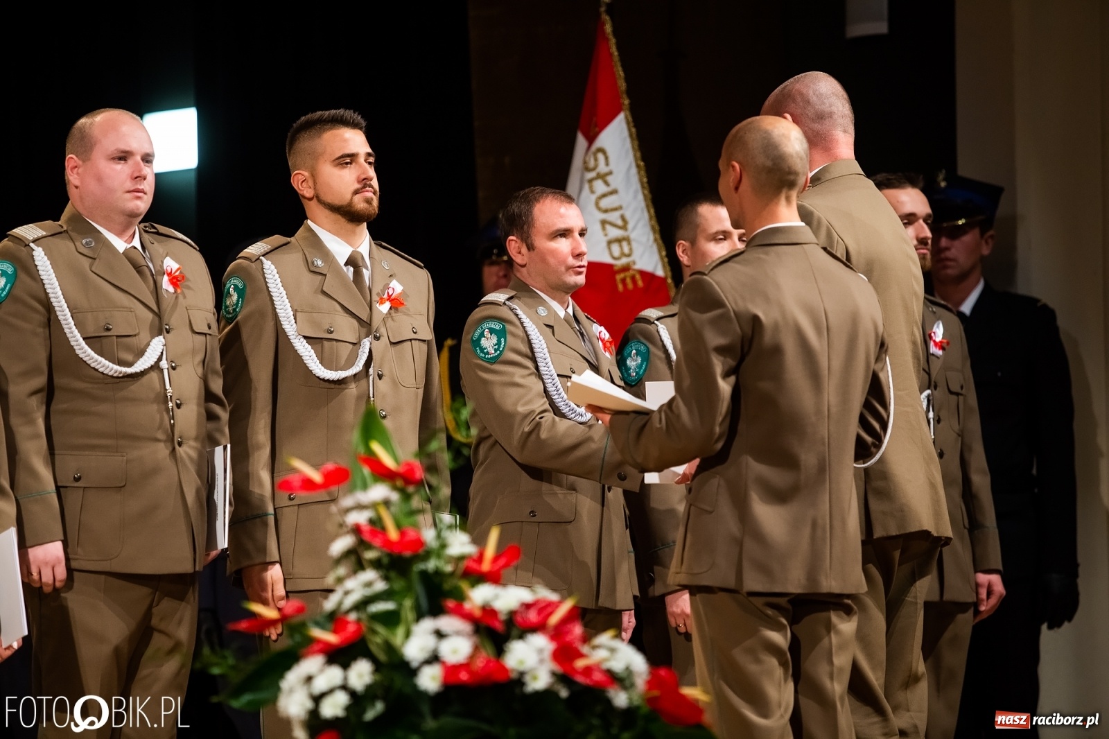Zdjęcie w galerii na portalu naszraciborz.pl: Uroczysty apel z okazji Narodowego Święta Niepodległości i Dnia Służby Cywilnej wiadomości z regionu