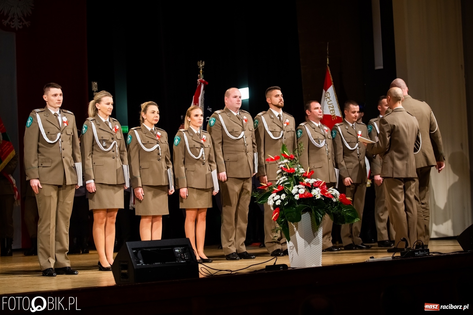 Zdjęcie w galerii na portalu naszraciborz.pl: Uroczysty apel z okazji Narodowego Święta Niepodległości i Dnia Służby Cywilnej wiadomości z regionu