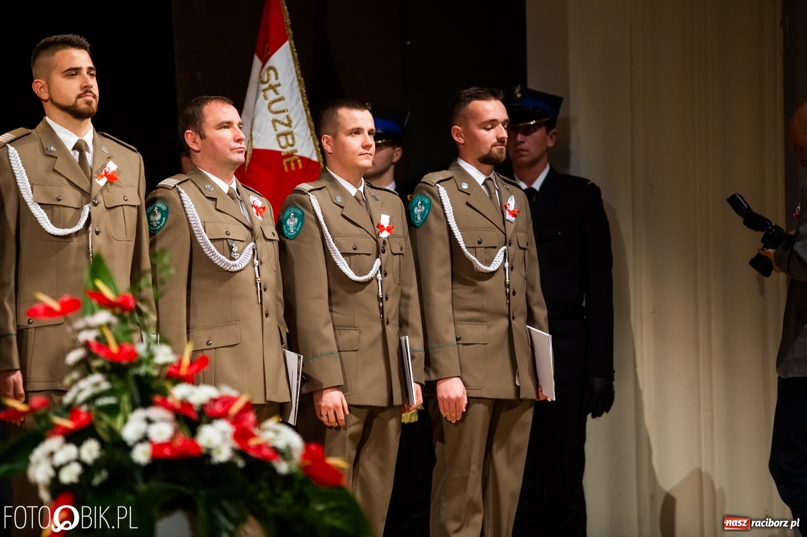 Zdjęcie w galerii na portalu naszraciborz.pl: Uroczysty apel z okazji Narodowego Święta Niepodległości i Dnia Służby Cywilnej wiadomości z regionu