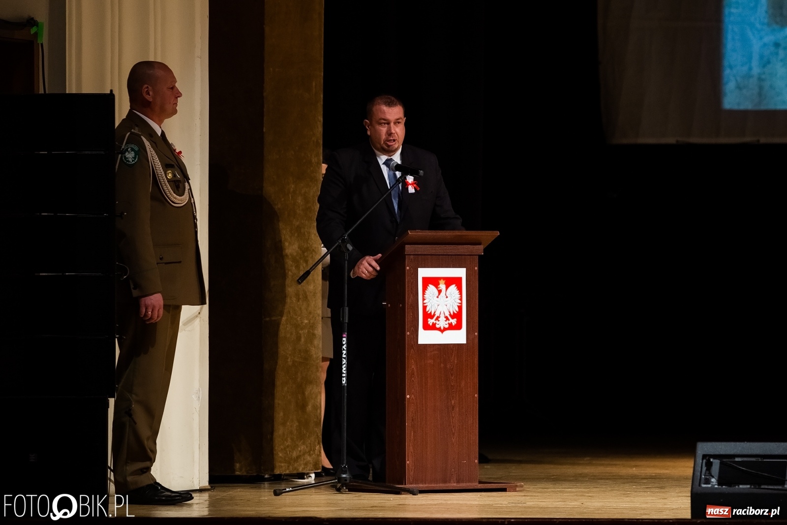 Zdjęcie w galerii na portalu naszraciborz.pl: Uroczysty apel z okazji Narodowego Święta Niepodległości i Dnia Służby Cywilnej wiadomości z regionu