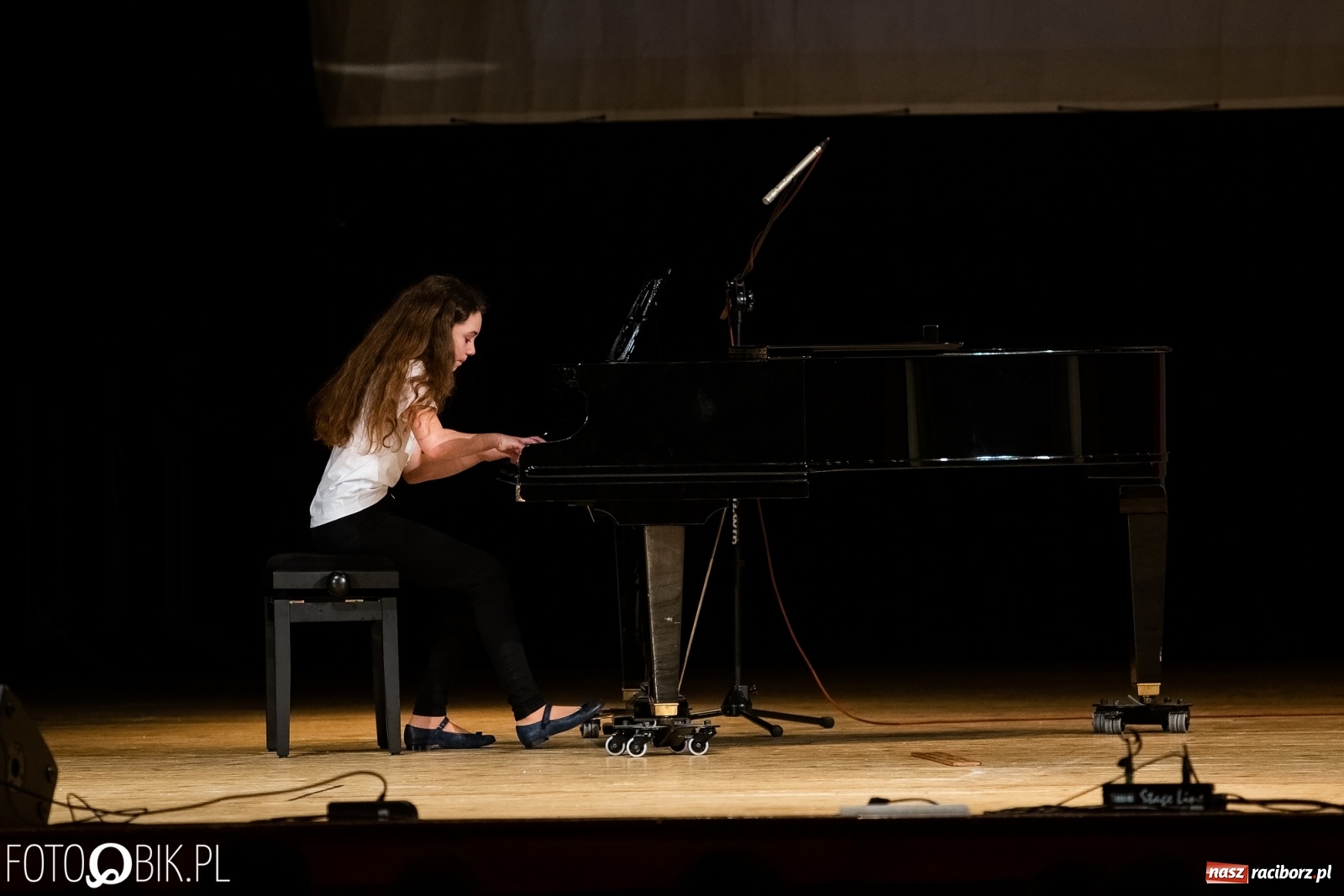 Zdjęcie w galerii na portalu naszraciborz.pl: Uroczysty apel z okazji Narodowego Święta Niepodległości i Dnia Służby Cywilnej wiadomości z regionu