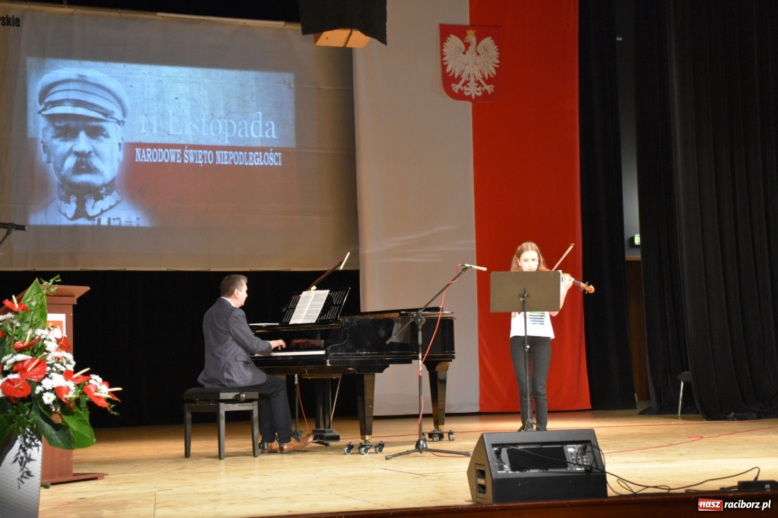 Zdjęcie w galerii na portalu naszraciborz.pl: Uroczysty apel z okazji Narodowego Święta Niepodległości i Dnia Służby Cywilnej wiadomości z regionu