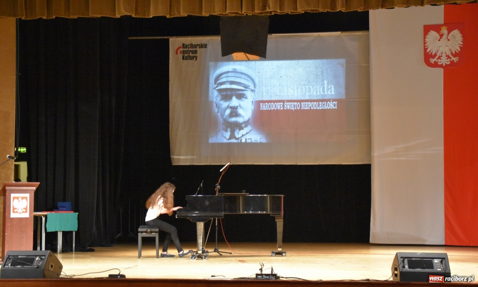 Zdjęcie w galerii na portalu naszraciborz.pl: Uroczysty apel z okazji Narodowego Święta Niepodległości i Dnia Służby Cywilnej wiadomości z regionu