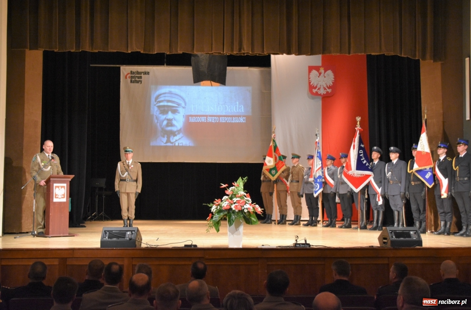 Zdjęcie w galerii na portalu naszraciborz.pl: Uroczysty apel z okazji Narodowego Święta Niepodległości i Dnia Służby Cywilnej wiadomości z regionu