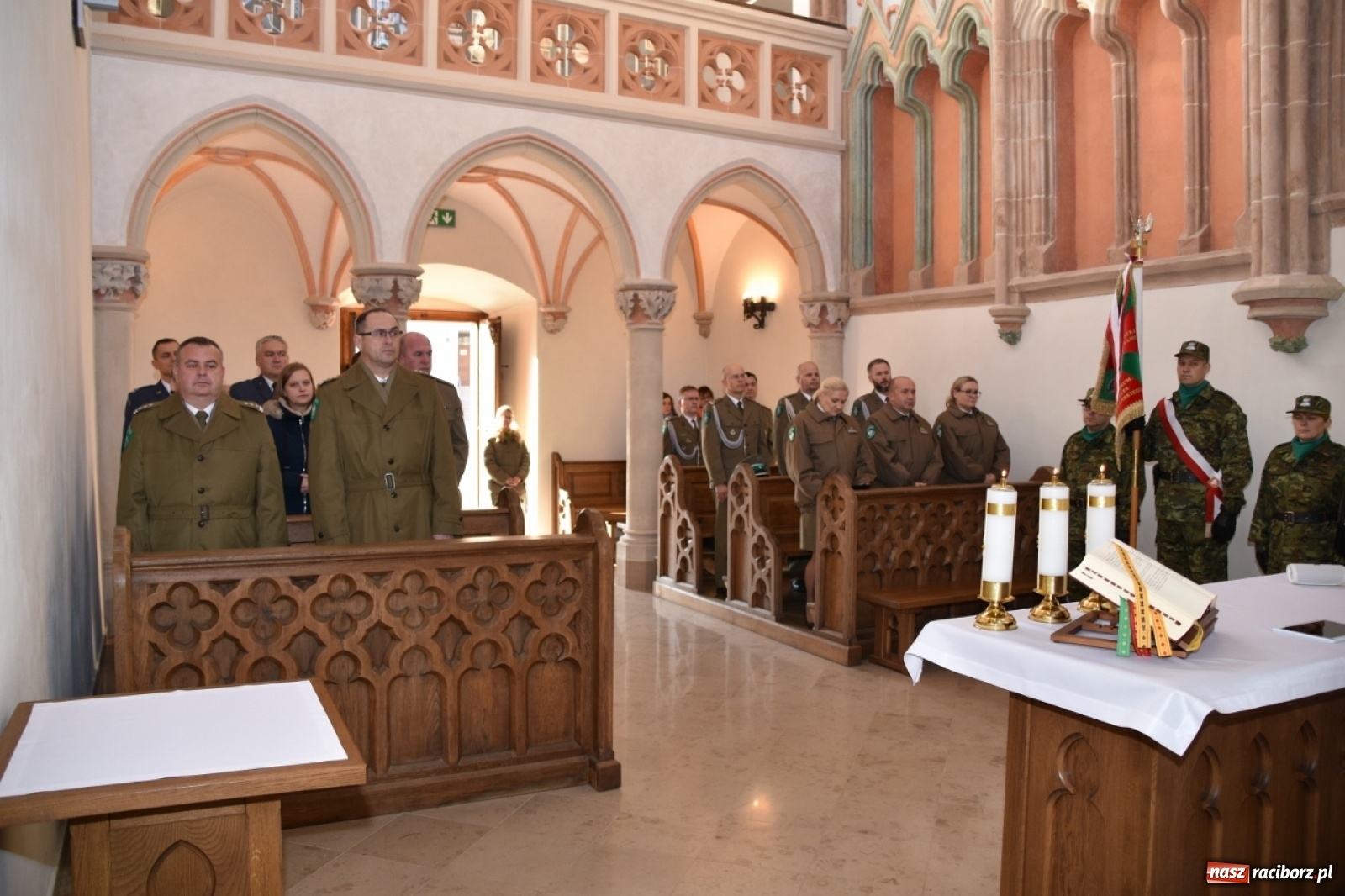 Zdjęcie w galerii na portalu naszraciborz.pl: Uroczysty apel z okazji Narodowego Święta Niepodległości i Dnia Służby Cywilnej wiadomości z regionu
