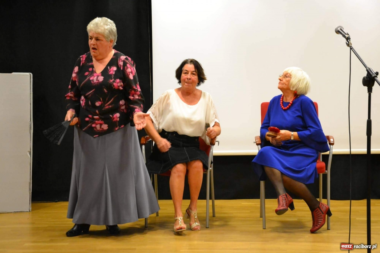 Zdjęcie w galerii na portalu naszraciborz.pl: Zatańcz z seniorem. Potańcówka na zamku za nami wiadomości z regionu