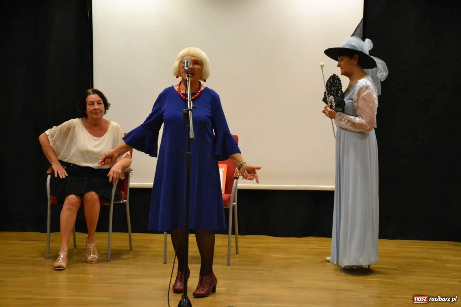 Zdjęcie w galerii na portalu naszraciborz.pl: Zatańcz z seniorem. Potańcówka na zamku za nami wiadomości z regionu