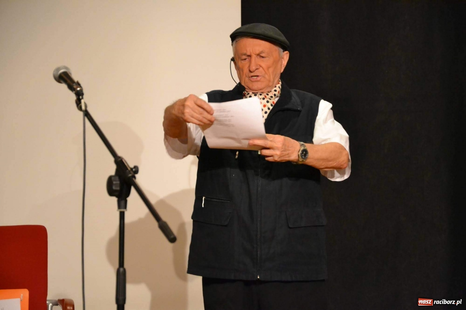 Zdjęcie w galerii na portalu naszraciborz.pl: Zatańcz z seniorem. Potańcówka na zamku za nami wiadomości z regionu