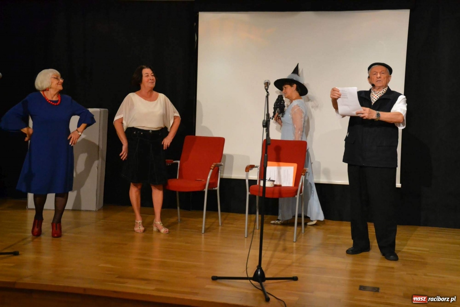 Zdjęcie w galerii na portalu naszraciborz.pl: Zatańcz z seniorem. Potańcówka na zamku za nami wiadomości z regionu