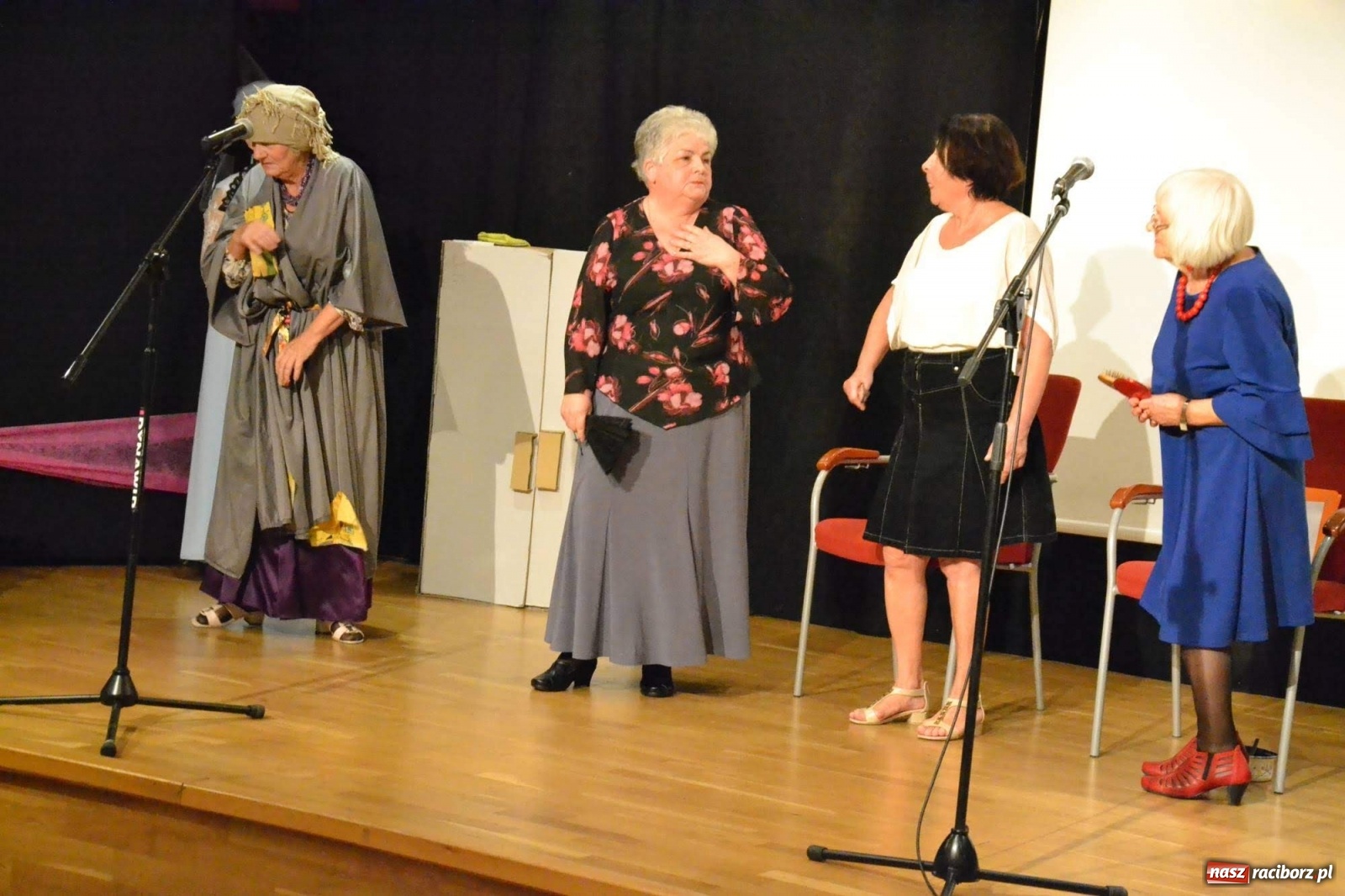 Zdjęcie w galerii na portalu naszraciborz.pl: Zatańcz z seniorem. Potańcówka na zamku za nami wiadomości z regionu