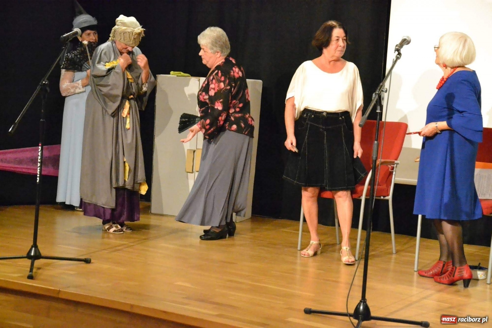 Zdjęcie w galerii na portalu naszraciborz.pl: Zatańcz z seniorem. Potańcówka na zamku za nami wiadomości z regionu