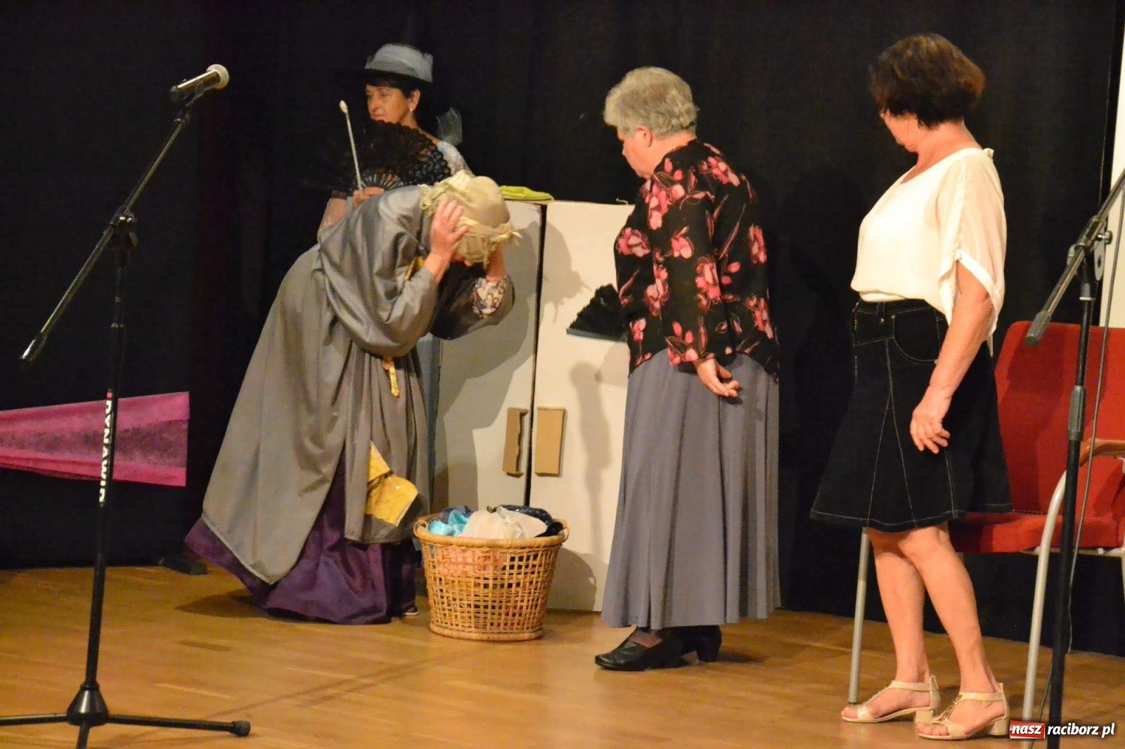 Zdjęcie w galerii na portalu naszraciborz.pl: Zatańcz z seniorem. Potańcówka na zamku za nami wiadomości z regionu