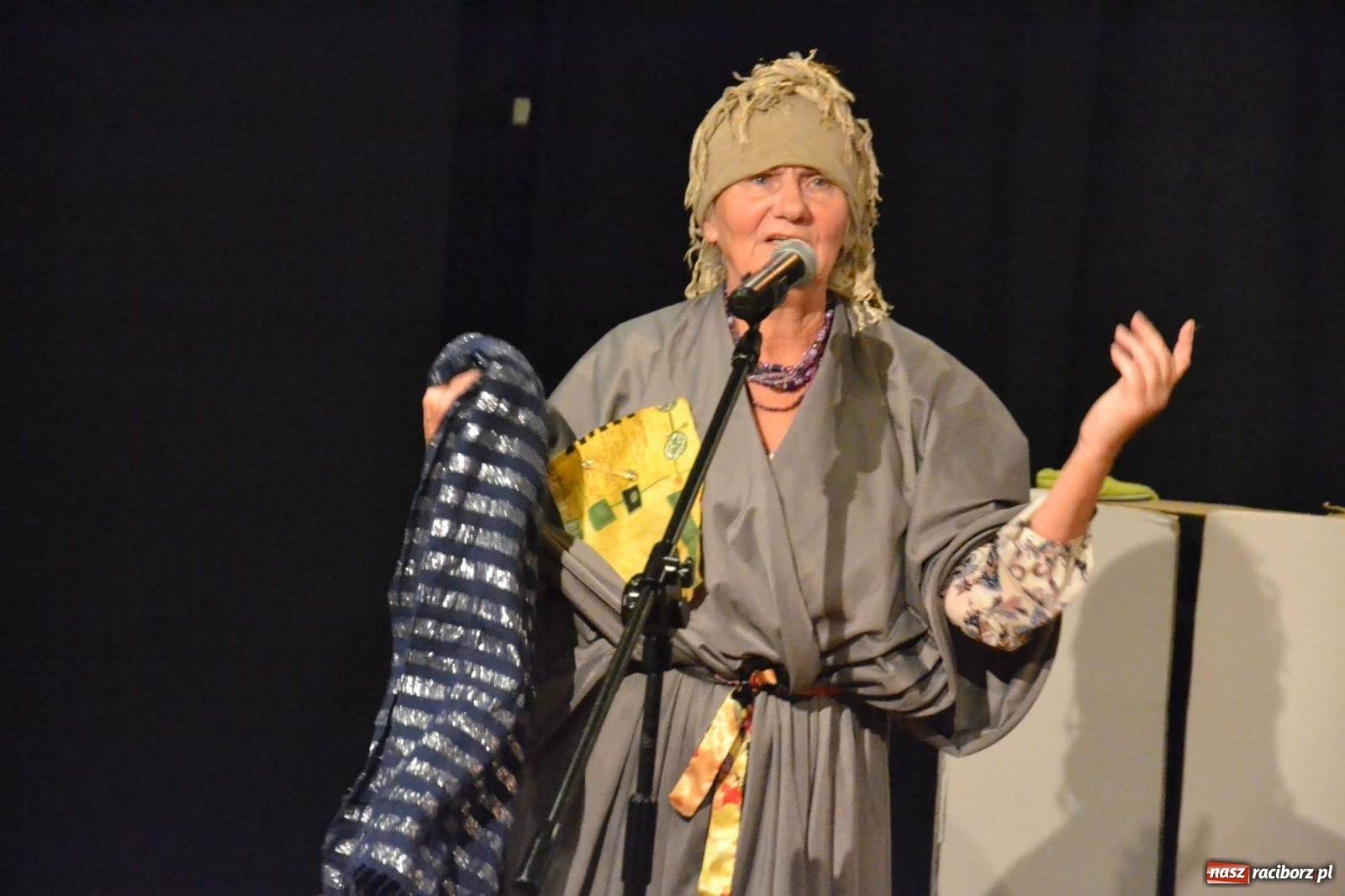 Zdjęcie w galerii na portalu naszraciborz.pl: Zatańcz z seniorem. Potańcówka na zamku za nami wiadomości z regionu