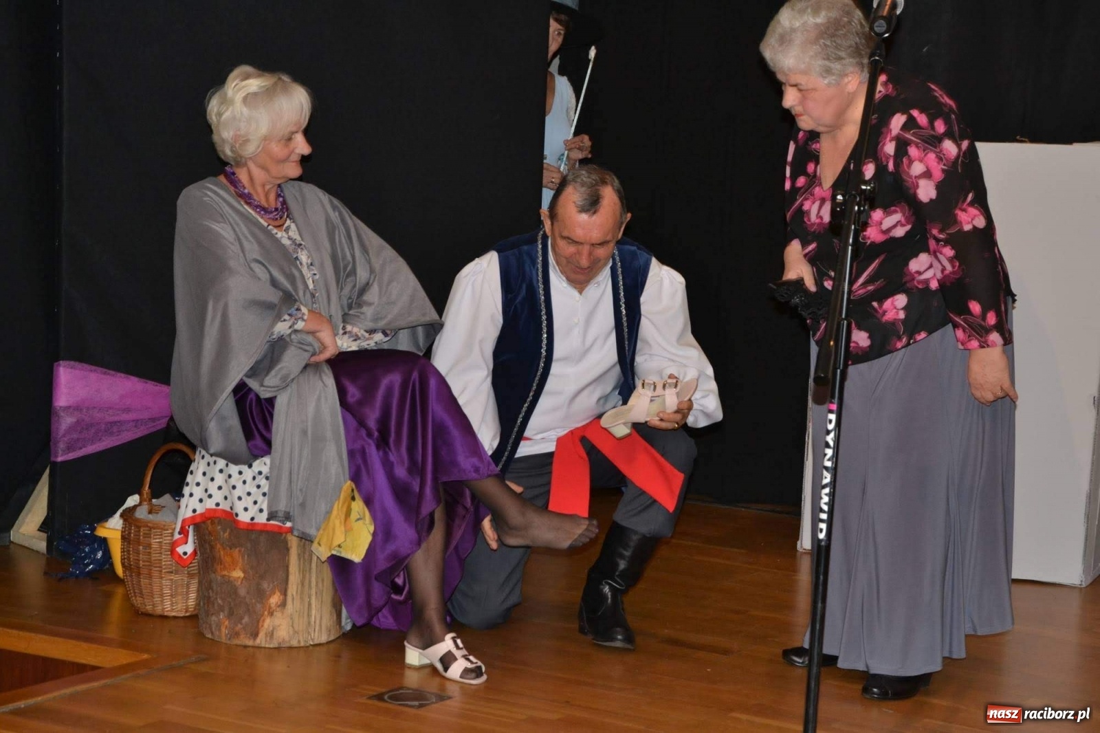 Zdjęcie w galerii na portalu naszraciborz.pl: Zatańcz z seniorem. Potańcówka na zamku za nami wiadomości z regionu