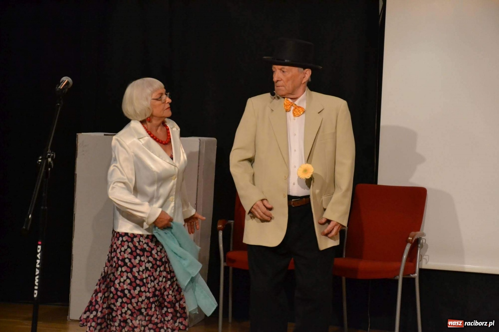 Zdjęcie w galerii na portalu naszraciborz.pl: Zatańcz z seniorem. Potańcówka na zamku za nami wiadomości z regionu