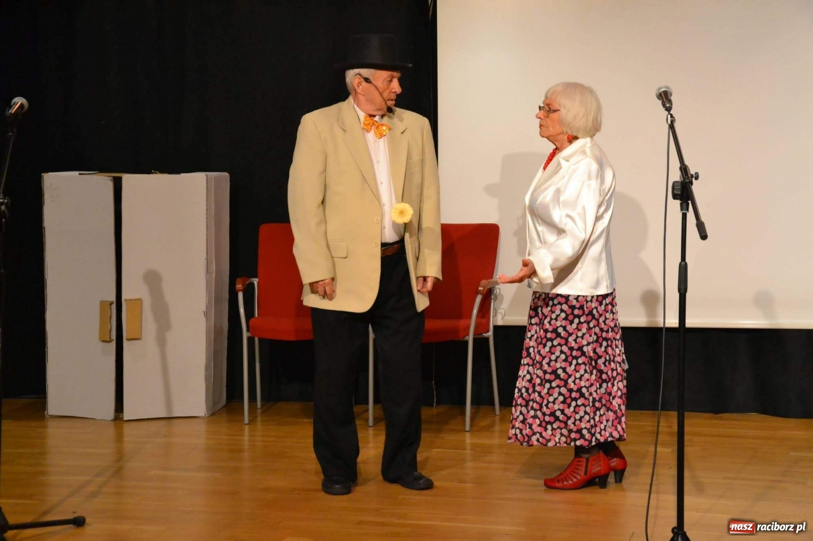 Zdjęcie w galerii na portalu naszraciborz.pl: Zatańcz z seniorem. Potańcówka na zamku za nami wiadomości z regionu