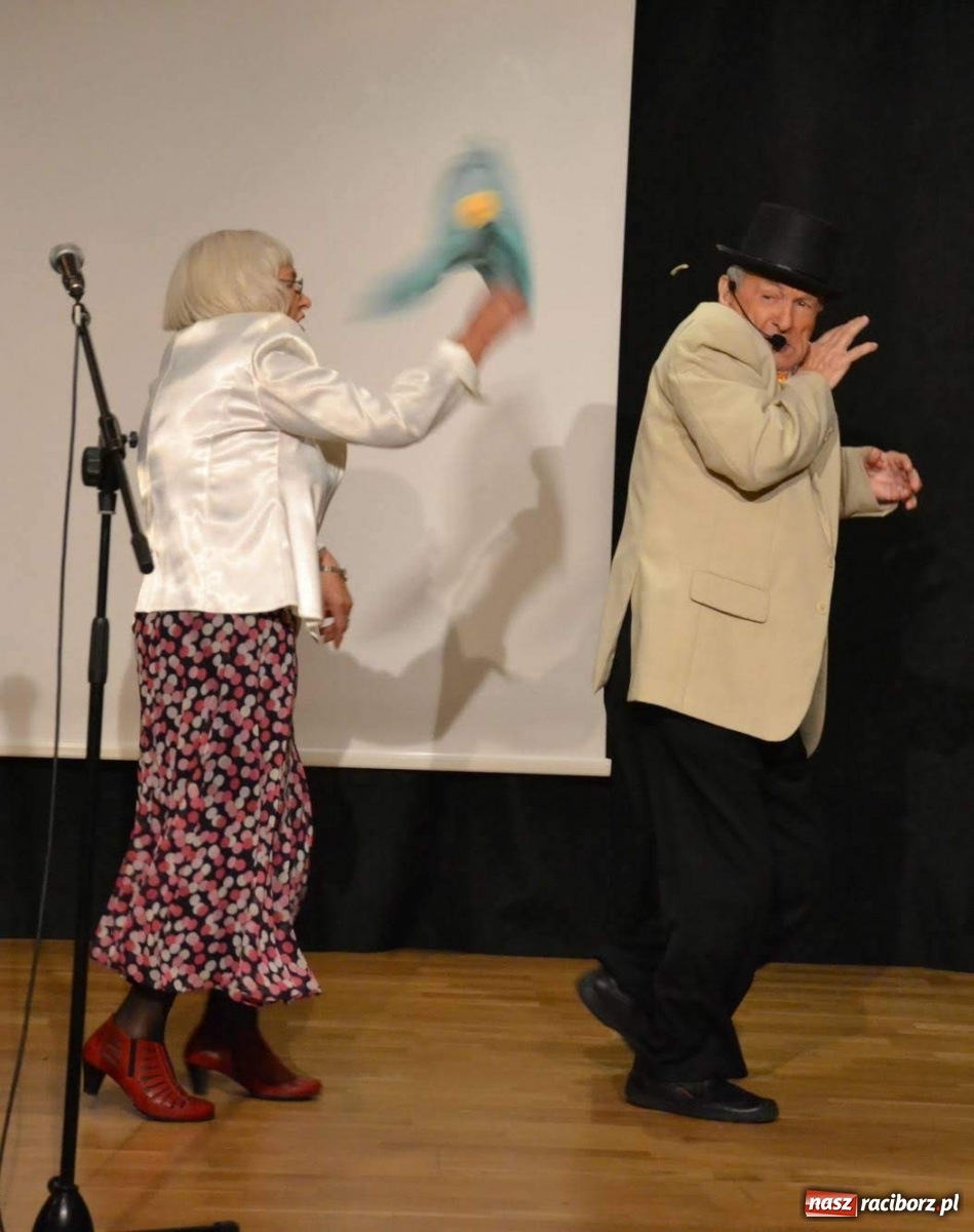 Zdjęcie w galerii na portalu naszraciborz.pl: Zatańcz z seniorem. Potańcówka na zamku za nami wiadomości z regionu