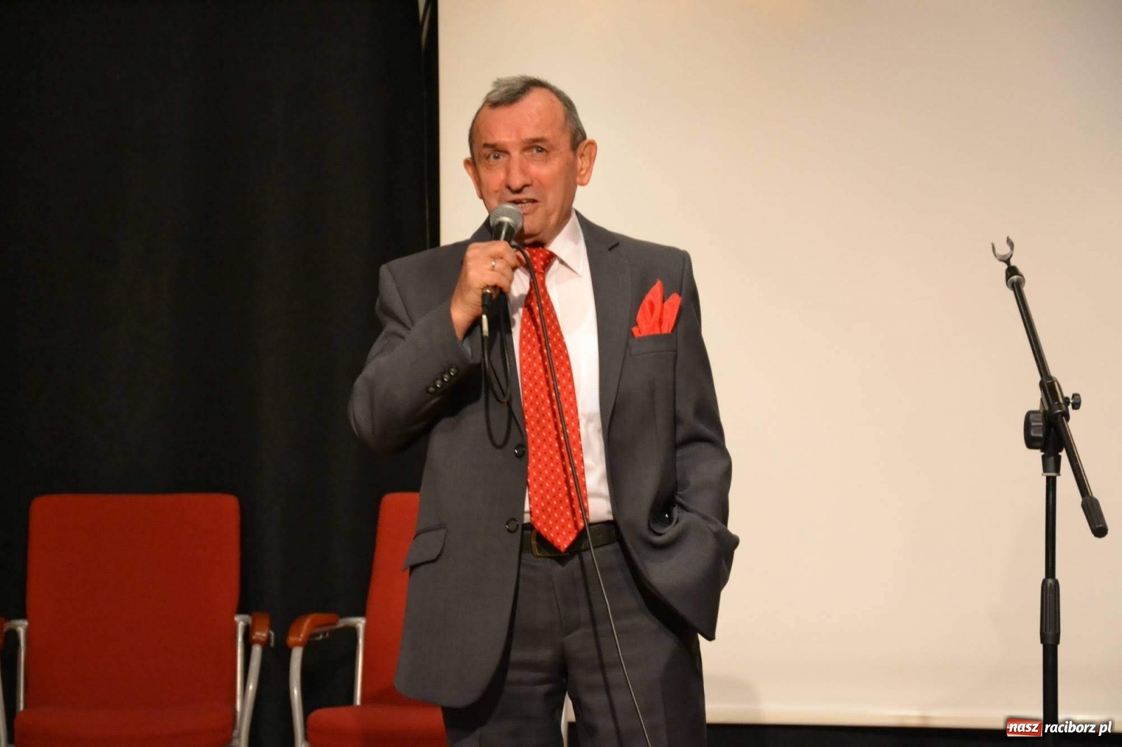 Zdjęcie w galerii na portalu naszraciborz.pl: Zatańcz z seniorem. Potańcówka na zamku za nami wiadomości z regionu