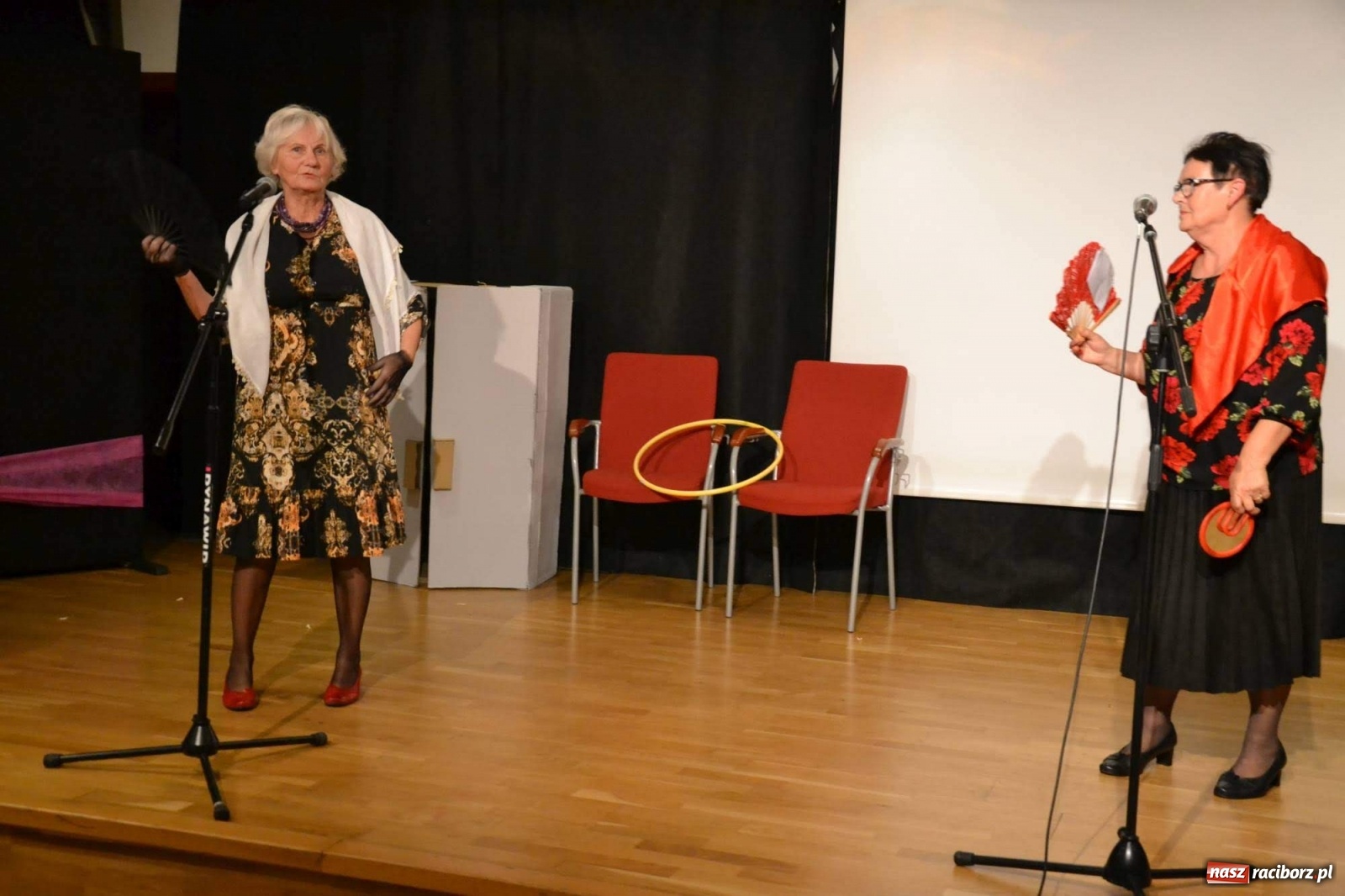 Zdjęcie w galerii na portalu naszraciborz.pl: Zatańcz z seniorem. Potańcówka na zamku za nami wiadomości z regionu