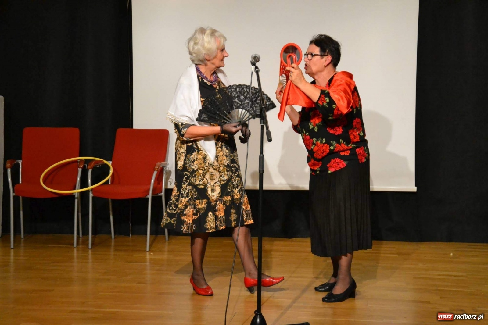 Zdjęcie w galerii na portalu naszraciborz.pl: Zatańcz z seniorem. Potańcówka na zamku za nami wiadomości z regionu