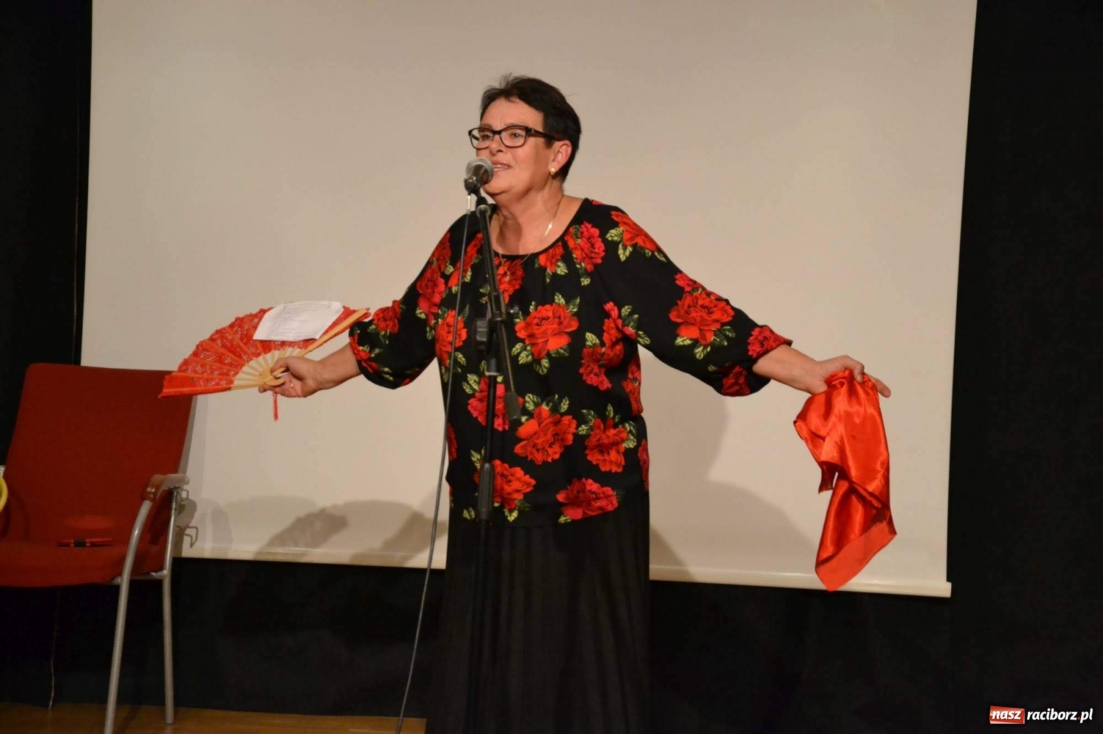 Zdjęcie w galerii na portalu naszraciborz.pl: Zatańcz z seniorem. Potańcówka na zamku za nami wiadomości z regionu