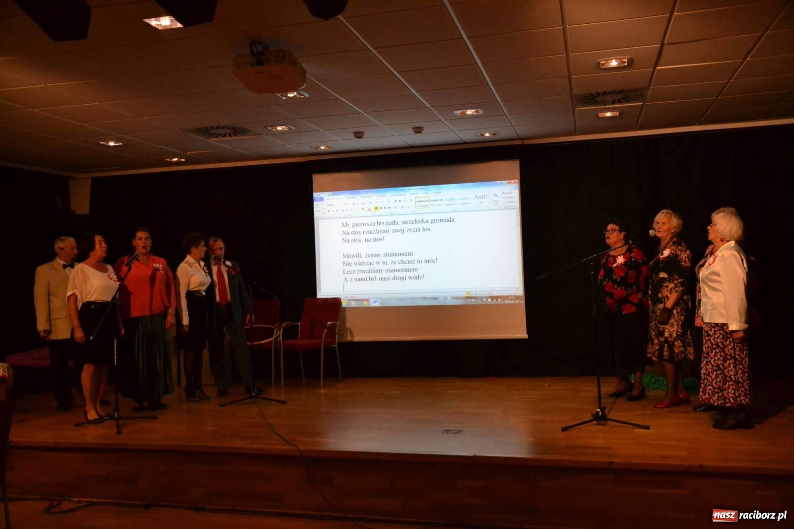 Zdjęcie w galerii na portalu naszraciborz.pl: Zatańcz z seniorem. Potańcówka na zamku za nami wiadomości z regionu