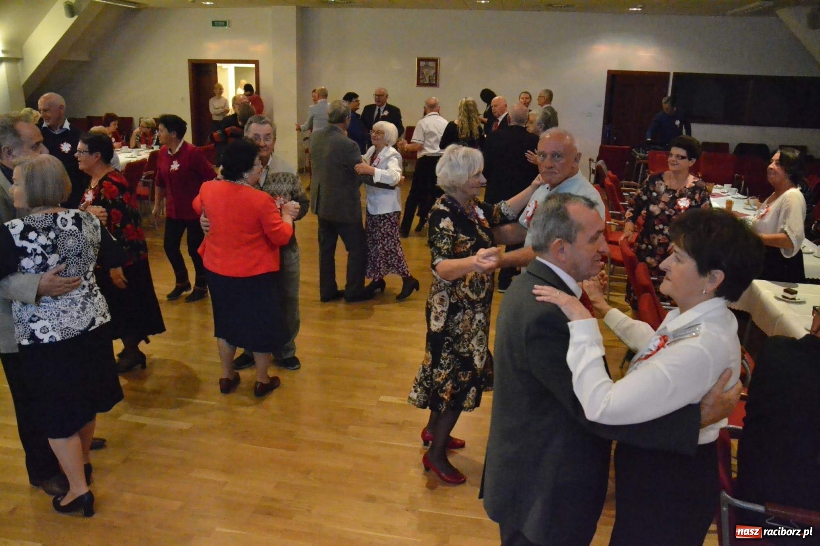 Zdjęcie w galerii na portalu naszraciborz.pl: Zatańcz z seniorem. Potańcówka na zamku za nami wiadomości z regionu
